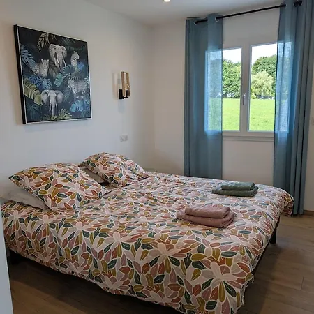 Maison De Raffinee Avec Terrasse Et Piscine Partagee - Fr-1-589-837 펜션 Dounoux