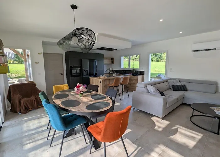 Semesterbostad Maison De Raffinee Avec Terrasse Et Piscine Partagee - Fr-1-589-837 *