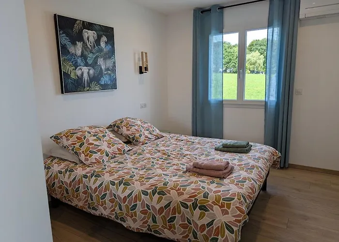 Maison De Raffinee Avec Terrasse Et Piscine Partagee - Fr-1-589-837 Semesterbostad Dounoux