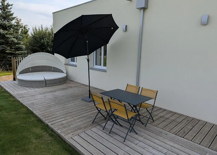 Semesterbostad Maison De Raffinee Avec Terrasse Et Piscine Partagee - Fr-1-589-837 *