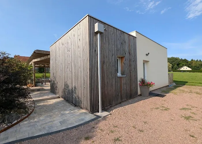 Maison De Raffinee Avec Terrasse Et Piscine Partagee - Fr-1-589-837 Semesterbostad *