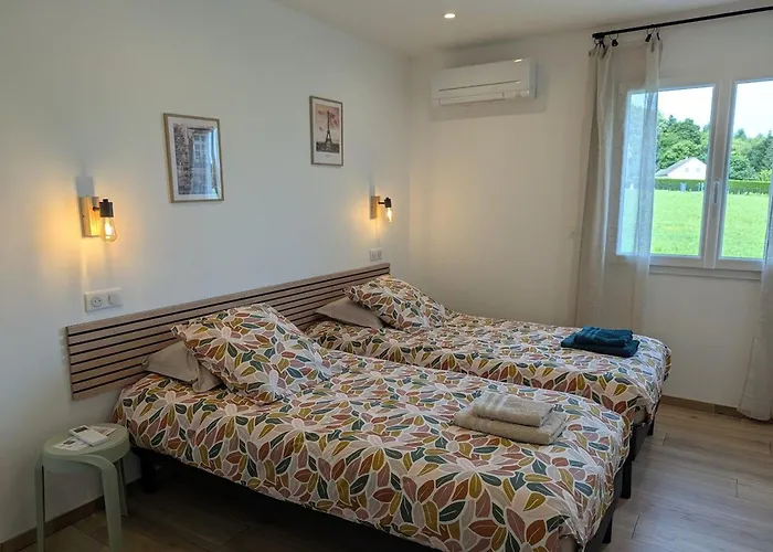 Semesterbostad Maison De Raffinee Avec Terrasse Et Piscine Partagee - Fr-1-589-837 *